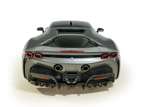 Used 2022 Ferrari SF90 Stradale image 6
