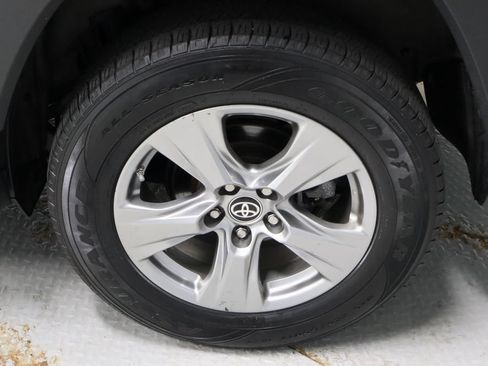 Used 2024 Toyota RAV4 LE AWD/4WD image 19