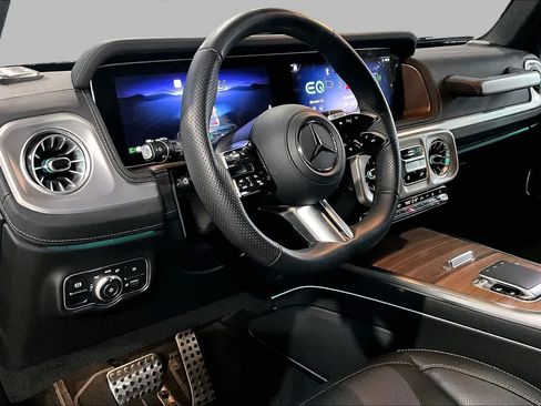 Used 2025 Mercedes-Benz G 580 w/ EQ Technology image 16