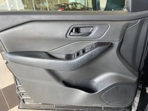 Certified 2025 Nissan Rogue S FWD image 9