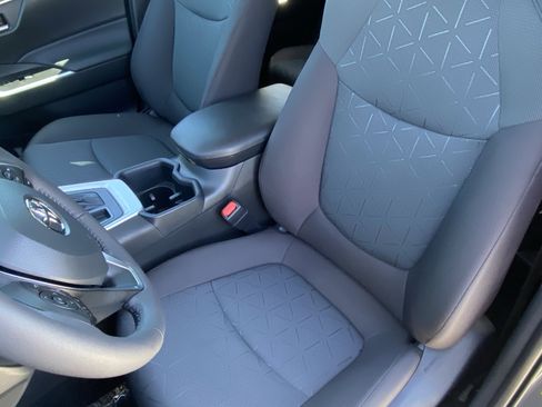 Certified 2025 Toyota RAV4 XLE w/ Convenience Package image 27