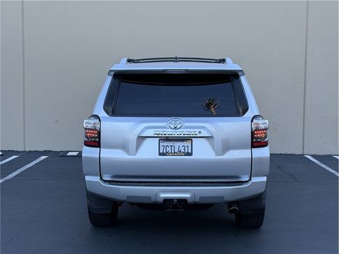 Used 2014 Toyota 4Runner SR5 image 6