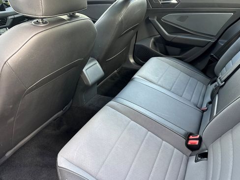 Used 2025 Volkswagen Jetta SE FWD image 25