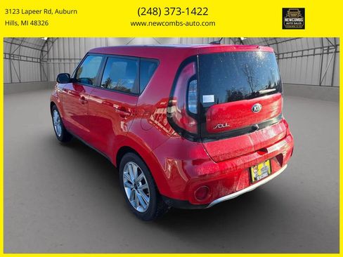 Used 2017 Kia Soul + image 5
