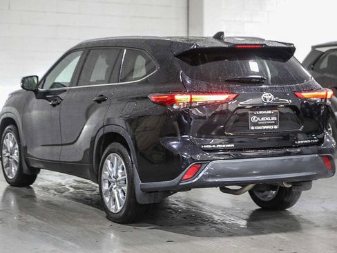 Used 2023 Toyota Highlander Limited image 5