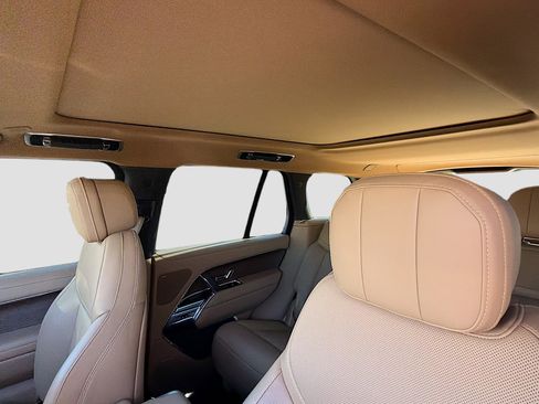Used 2025 Land Rover Range Rover SE image 26