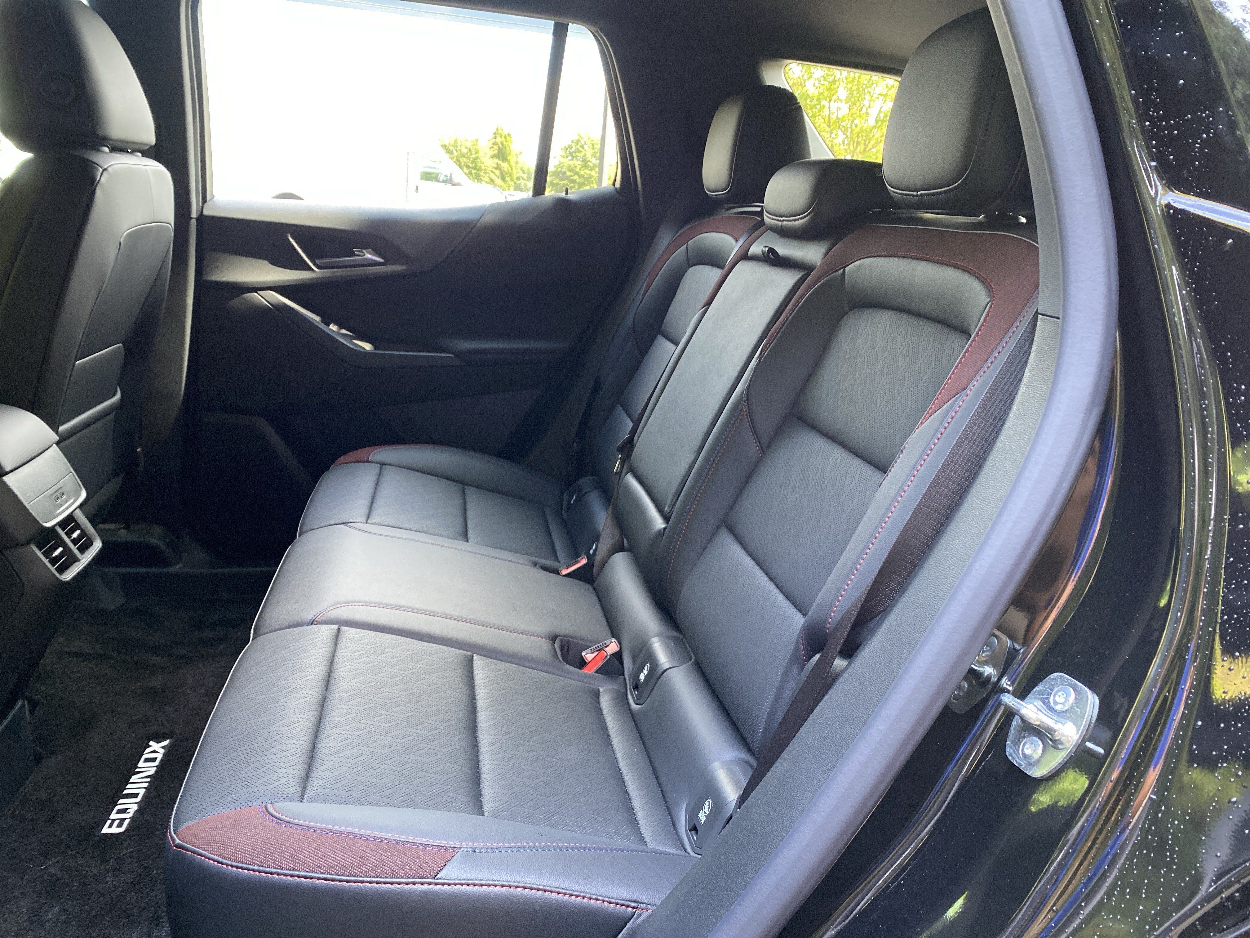 Used 2026 Chevrolet Equinox RS w/ Safety and Technology Package FWD image 38