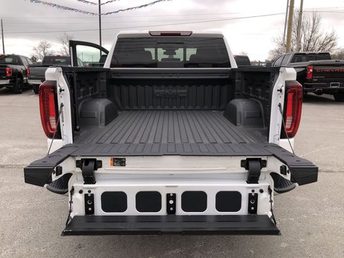 Used 2024 GMC Sierra 1500 SLT w/ SLT Premium Plus Package image 9