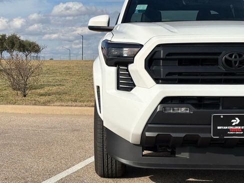 New 2026 Toyota Tacoma SR5 image 4