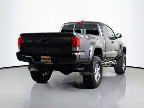 Used 2016 Toyota Tacoma SR5 AWD/4WD image 7