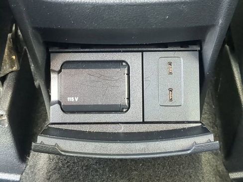 Used 2023 Mercedes-Benz GLB 250 image 17