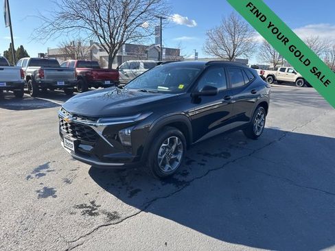 Certified 2025 Chevrolet Trax LT image 3