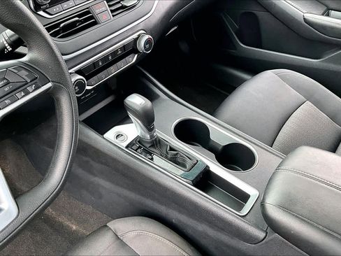 Used 2022 Nissan Altima 2.5 SV image 17