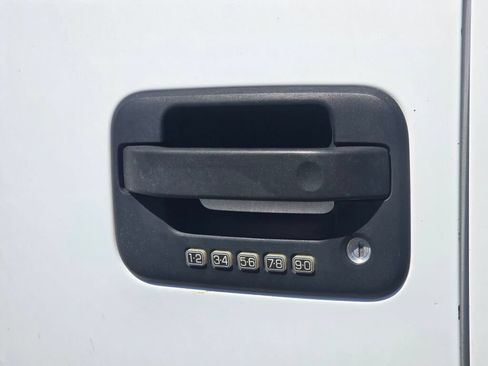 Used 2013 Ford F150 XLT w/ Mid Equipment Group AWD/4WD image 11