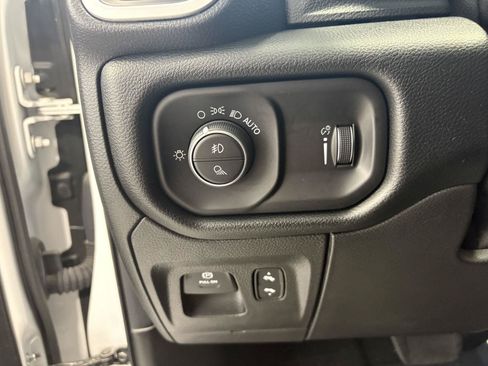 Used 2020 RAM 1500 Big Horn AWD/4WD image 8
