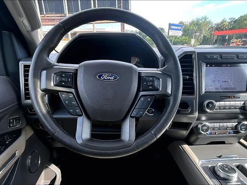 Used 2019 Ford Expedition Max XLT w/ Equipment Group 202A AWD/4WD image 5