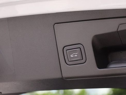 Used 2023 Cadillac XT5 Premium Luxury FWD image 8