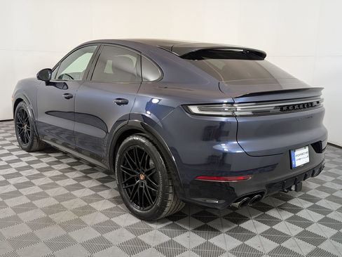 New 2026 Porsche Cayenne GTS image 3