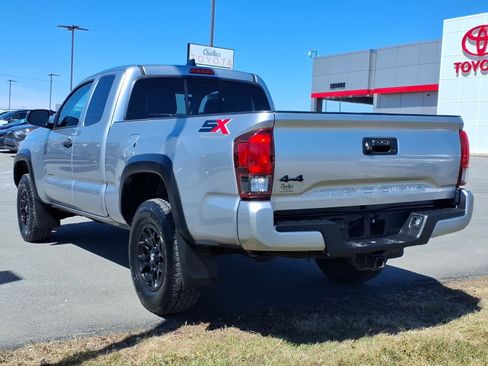 Used 2022 Toyota Tacoma SR w/ SX Package image 5