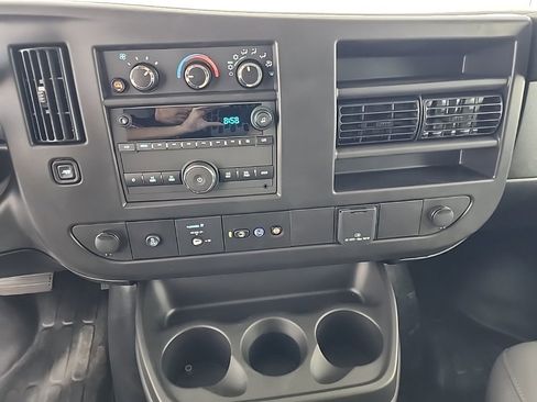 New 2025 Chevrolet Express 3500 w/ Driver Convenience Package image 27