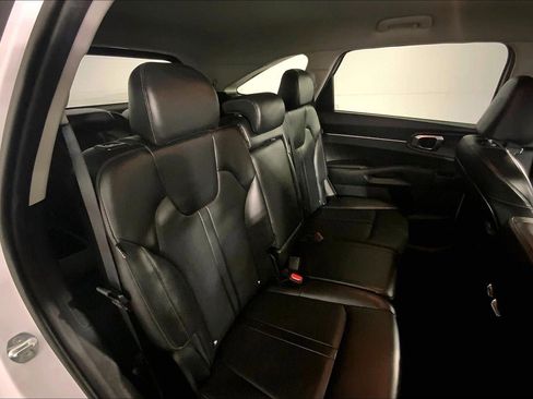 Certified 2024 Kia Sorento S image 23