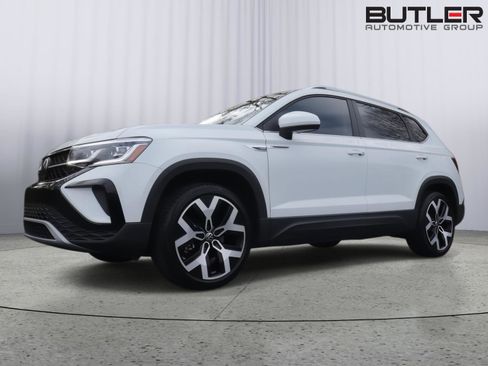 Used 2023 Volkswagen Taos SEL image 46