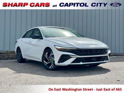 Used 2025 Hyundai Elantra Limited FWD image 1