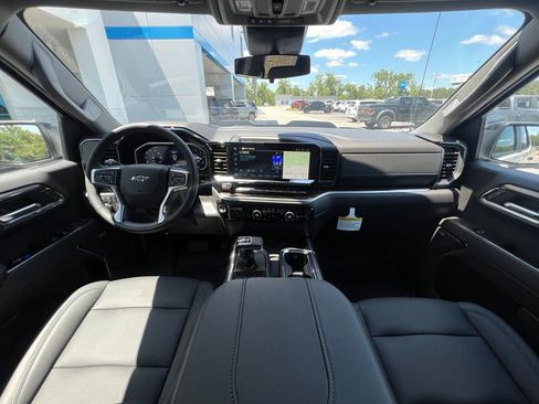 New 2026 Chevrolet Silverado 1500 LT Trail Boss w/ LT Trail Boss Premium Package AWD/4WD image 2