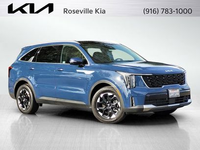 Certified 2025 Kia Sorento S w/ Panoramic Sunroof Package