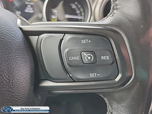 Used 2023 Jeep Wrangler Unlimited w/ Cold Weather Group AWD/4WD image 30
