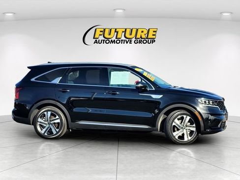 Used 2023 Kia Sorento SX Prestige w/ Panoramic Sunroof Package image 4