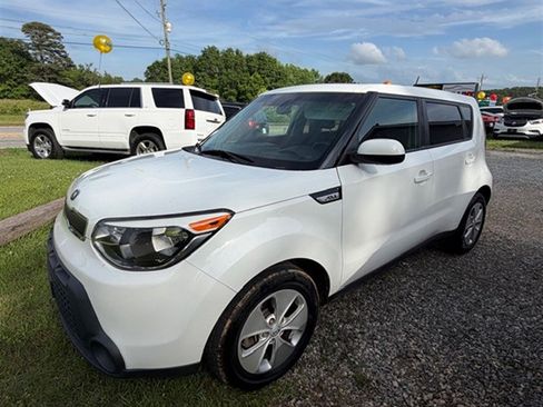 Used 2016 Kia Soul FWD image 2