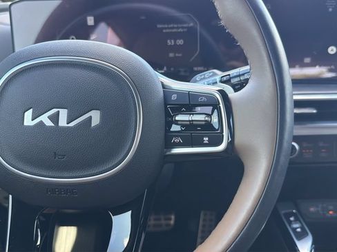 Certified 2025 Kia Sorento SX Prestige w/ Olive Brown Leather Package AWD/4WD image 22