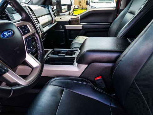 Used 2019 Ford F250 Lariat w/ Lariat Ultimate Package AWD/4WD image 11