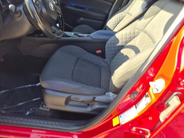 Used 2020 Toyota C-HR XLE FWD image 14