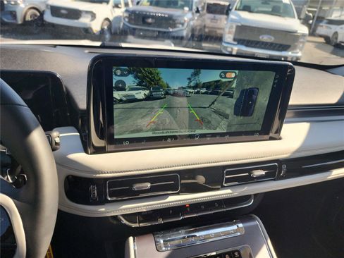 New 2026 Lincoln Aviator 2WD image 36