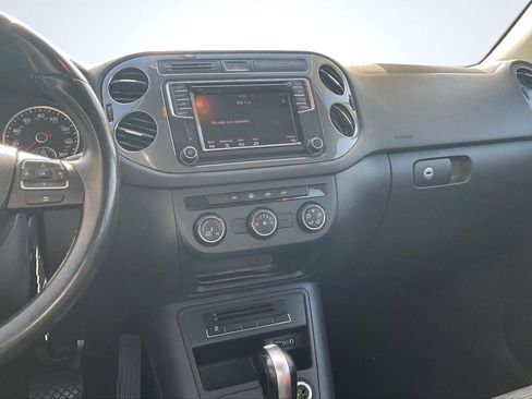 Used 2017 Volkswagen Tiguan Limited w/ Premium Package image 6