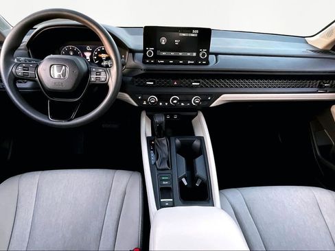 Certified 2025 Honda Accord SE image 7