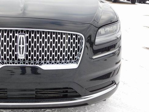 Used 2023 Lincoln Nautilus AWD w/ Premium Package image 9