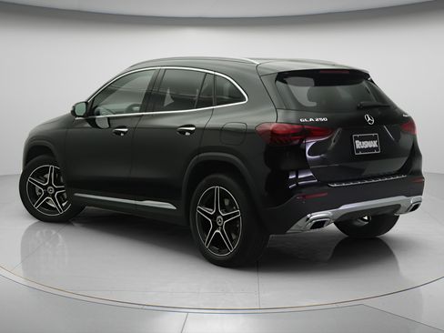 New 2026 Mercedes-Benz GLA 250 4MATIC image 2