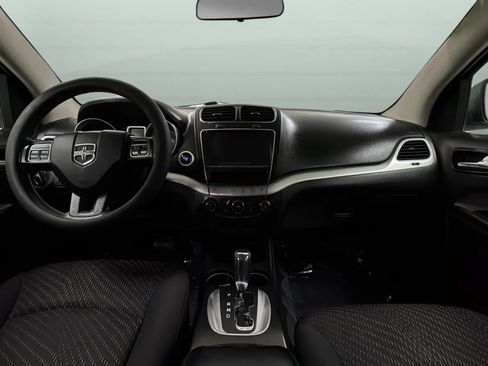 Used 2017 Dodge Journey SE FWD image 9