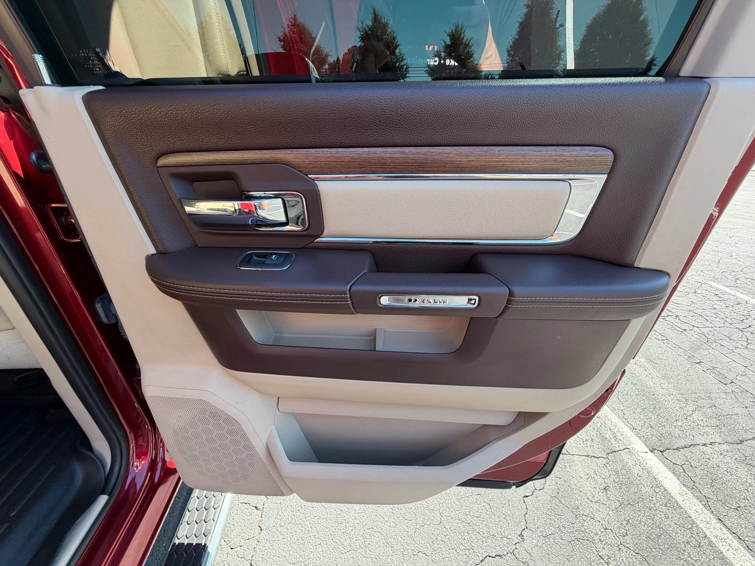 Used 2015 RAM 3500 Laramie AWD/4WD image 21