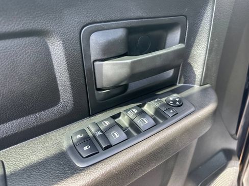 Used 2019 RAM 1500 Express w/ Express Value Package AWD/4WD image 18