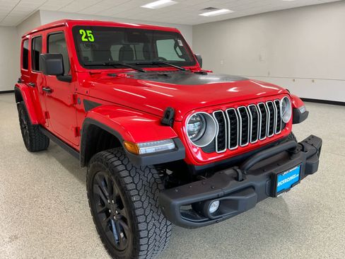 Used 2025 Jeep Wrangler Backcountry image 5