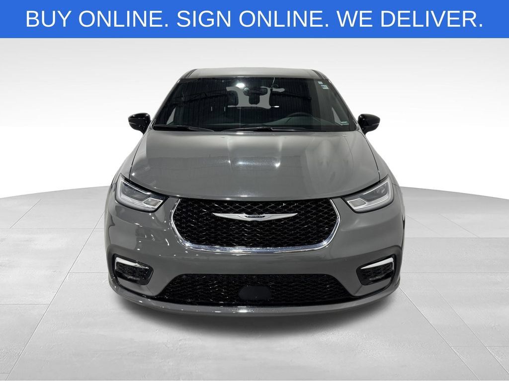 Used 2025 Chrysler Pacifica Select FWD image 11