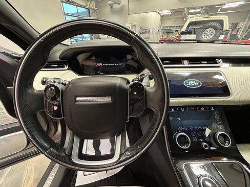 Used 2018 Land Rover Range Rover Velar R-Dynamic SE AWD/4WD image 9