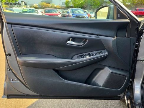 Used 2024 Nissan Sentra SV FWD image 33