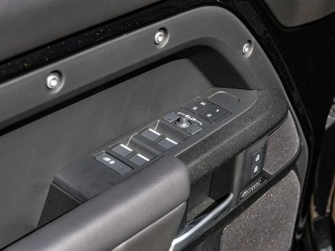 Used 2025 Land Rover Defender 130 V8 AWD/4WD image 63