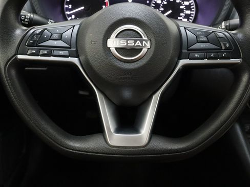 Used 2024 Nissan Sentra SV FWD image 23