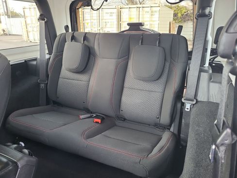 Used 2021 Jeep Wrangler Rubicon image 23